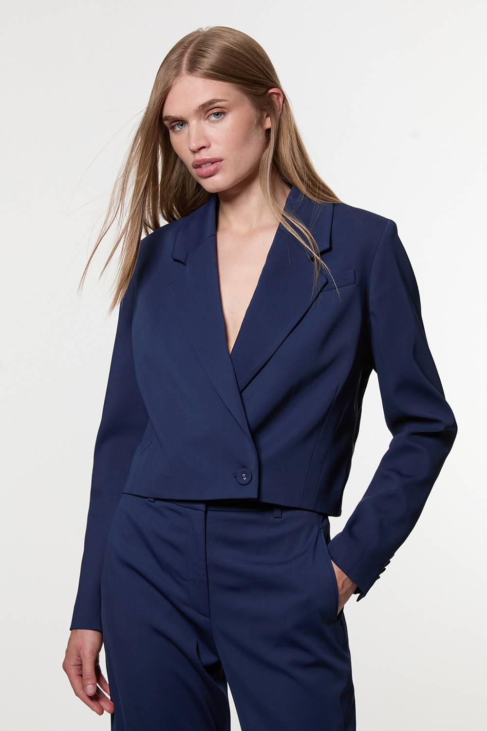 KarenMillen Digital Ophelia Blazer ajusté soigné à dos drapé et à simple boutonnage