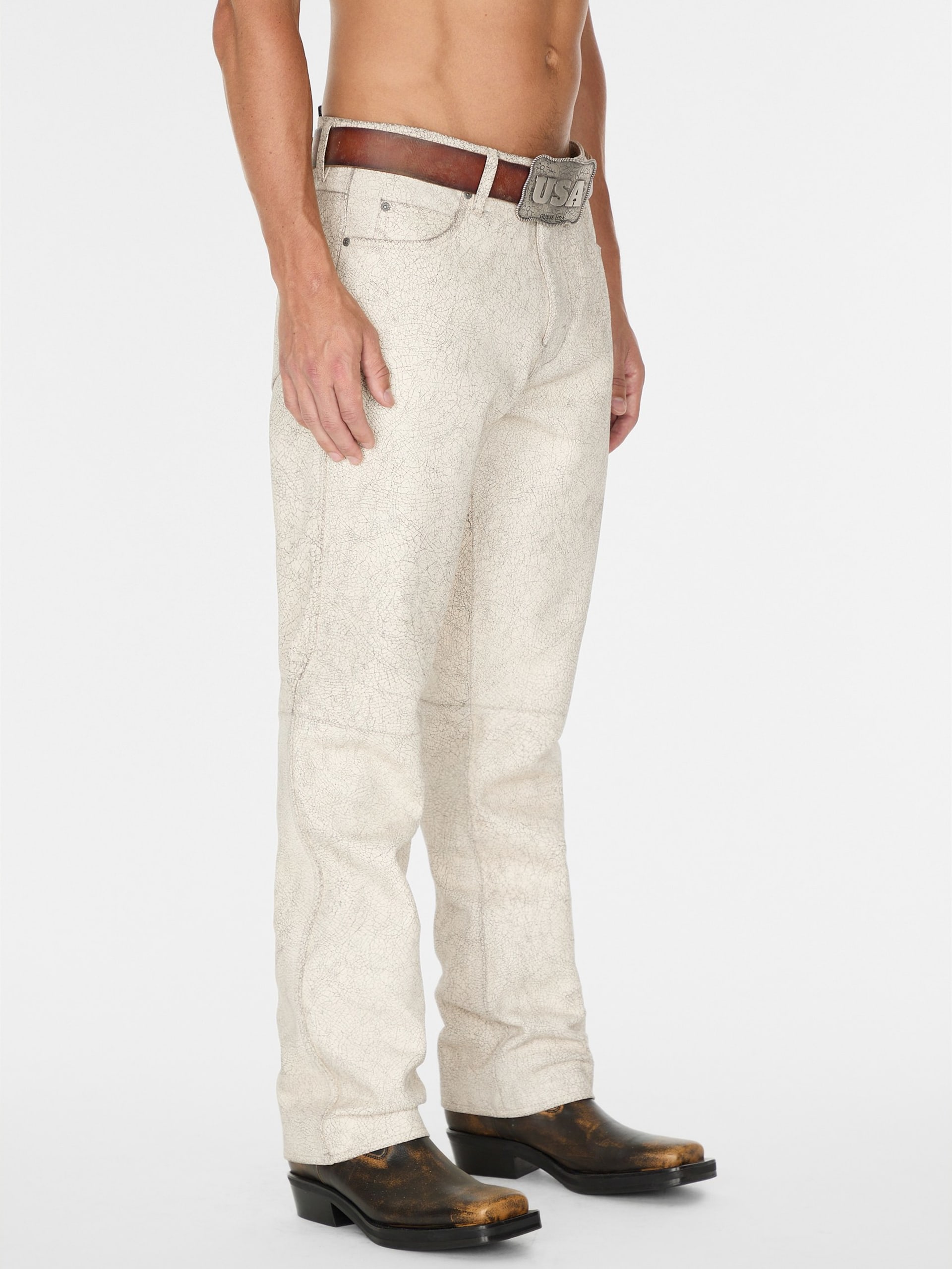 calça de couro craquelado