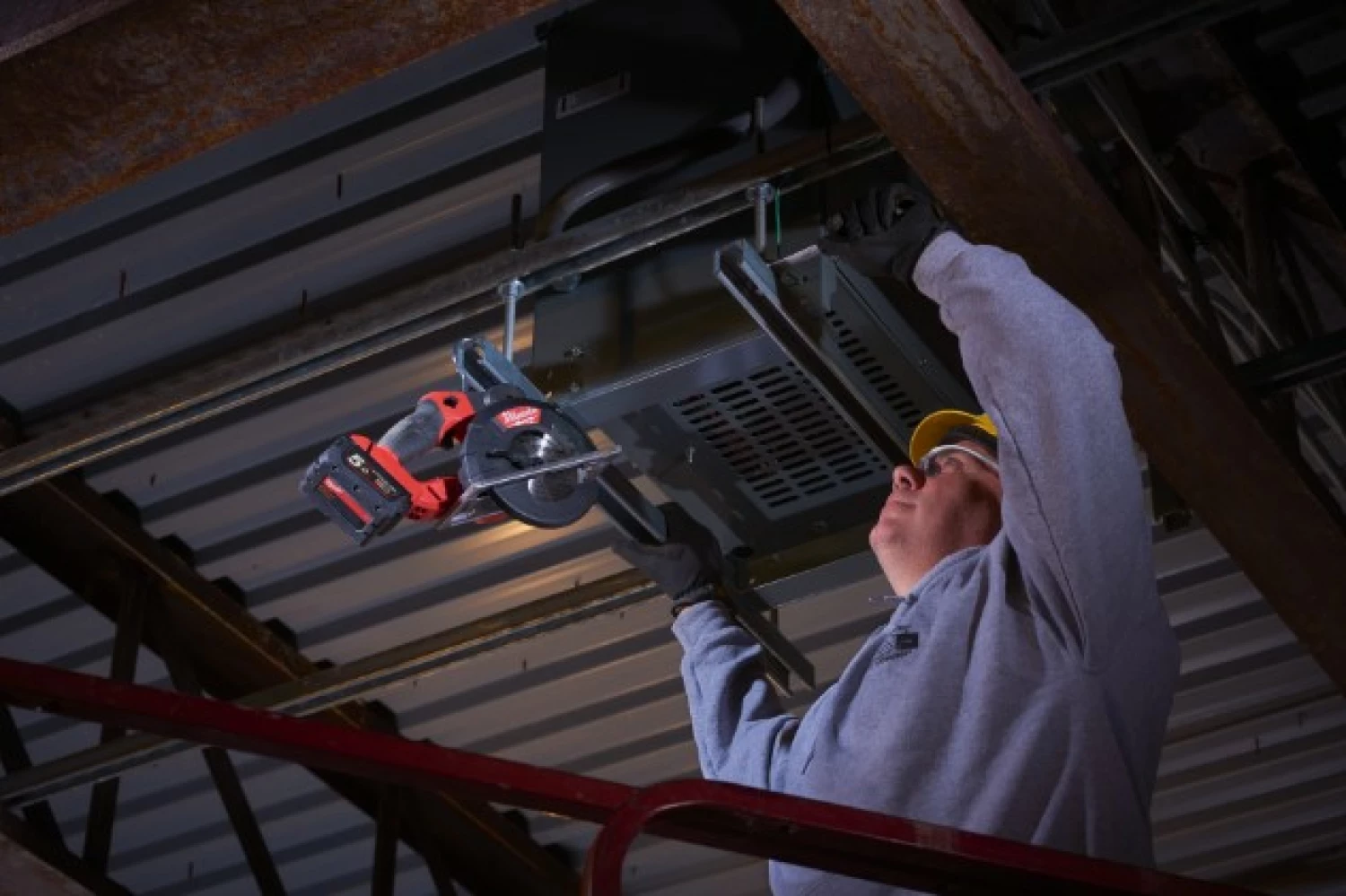 Milwaukee M18 FMCS-0X 18V Li-Ion accu Metaalcirkelzaag body in HD Box -150 x 20 mm - koolborstelloos
