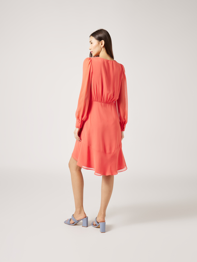 Robe courte asymétrique