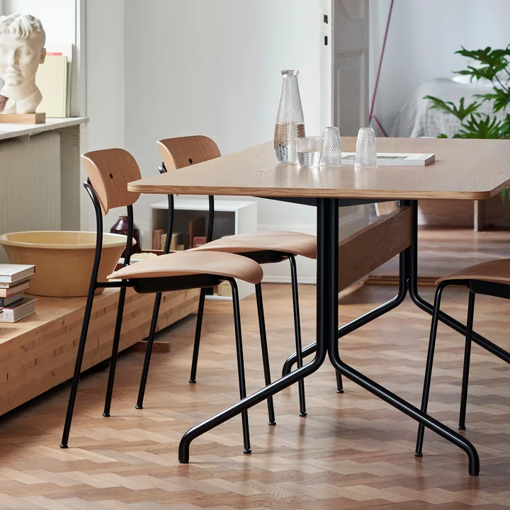 &Tradition - Pavilion Dining Esstisch AV18, 160 x 90 cm, Eiche klar lackiert / Gestell schwarz