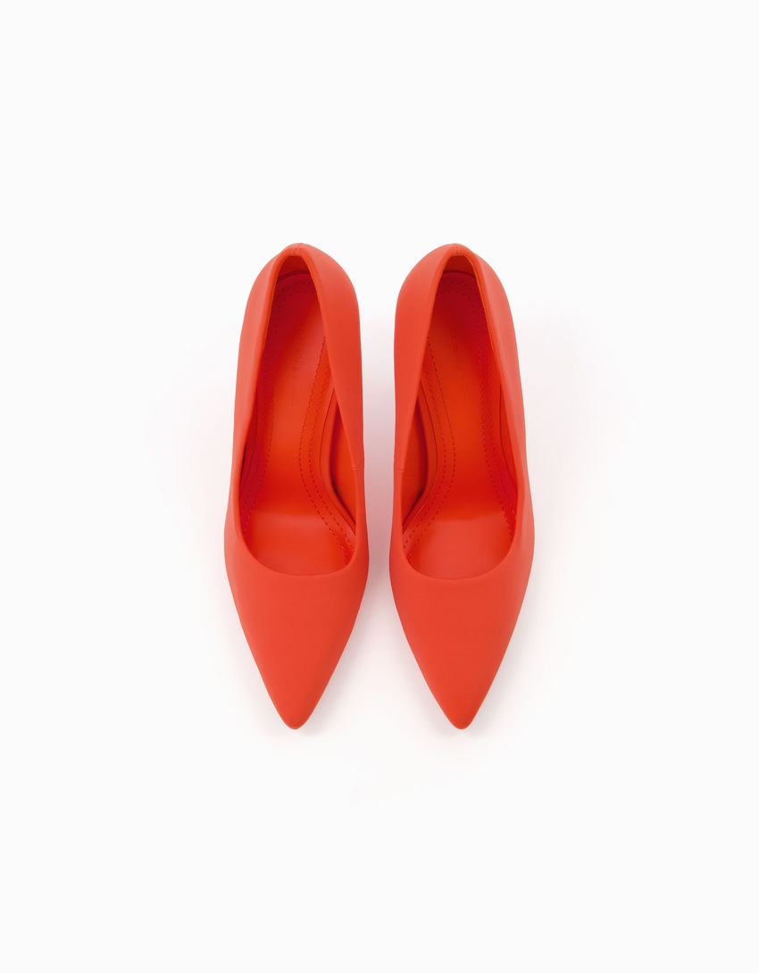 Sapatos de salto alto