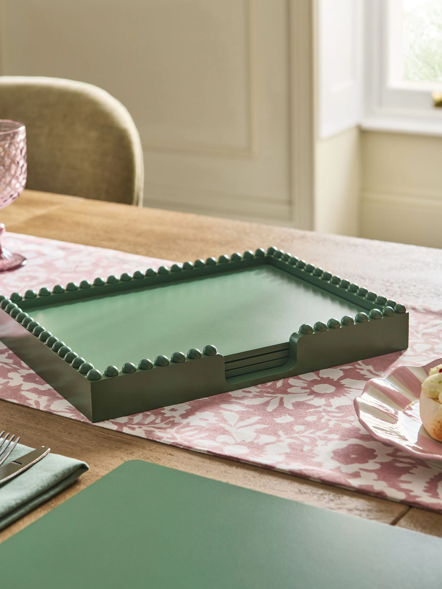 Set of 4 Bobbin Wooden Placemats in Holder