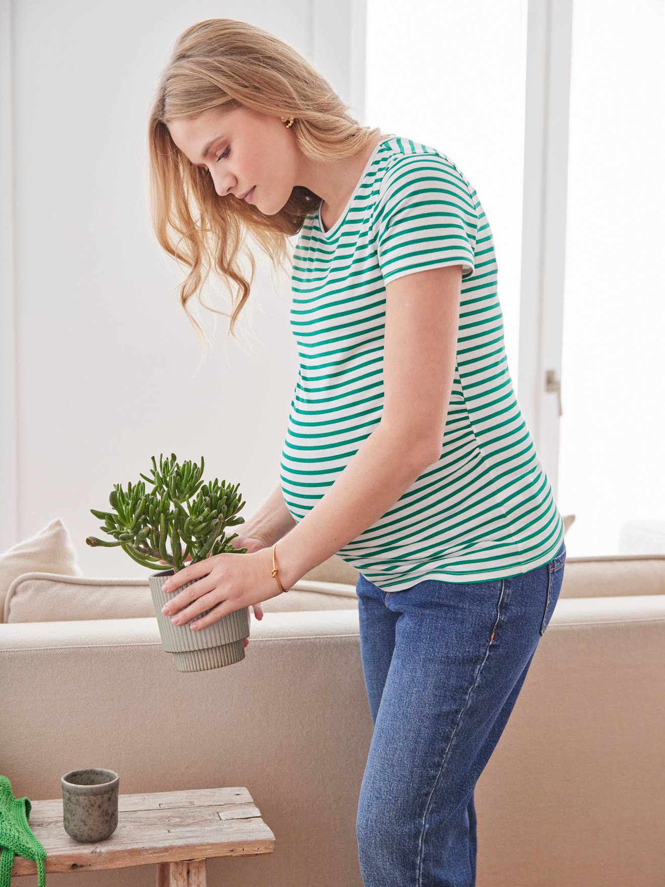 Camiseta verde de manga curta para gestantes