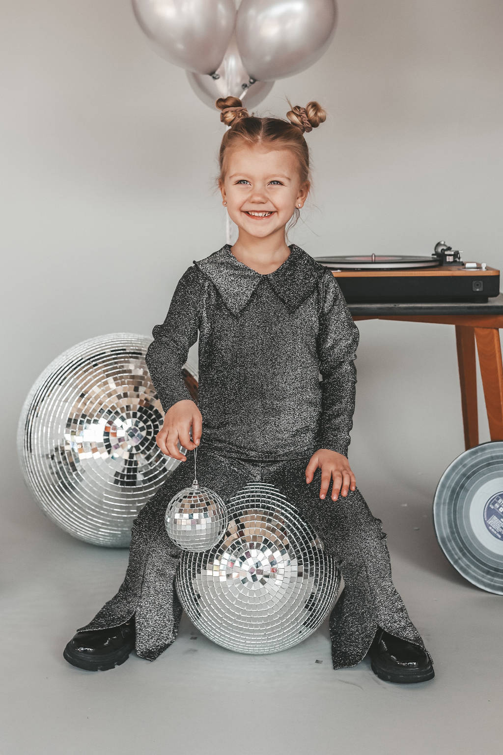 Your Wishes longsleeve met glitters donker zilver