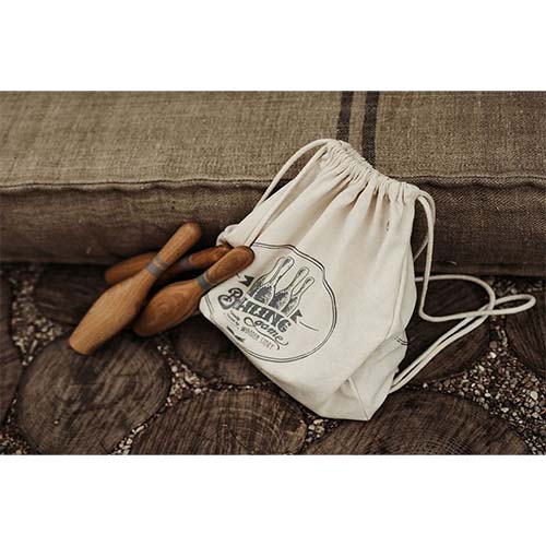 Wooden story bowlingspel