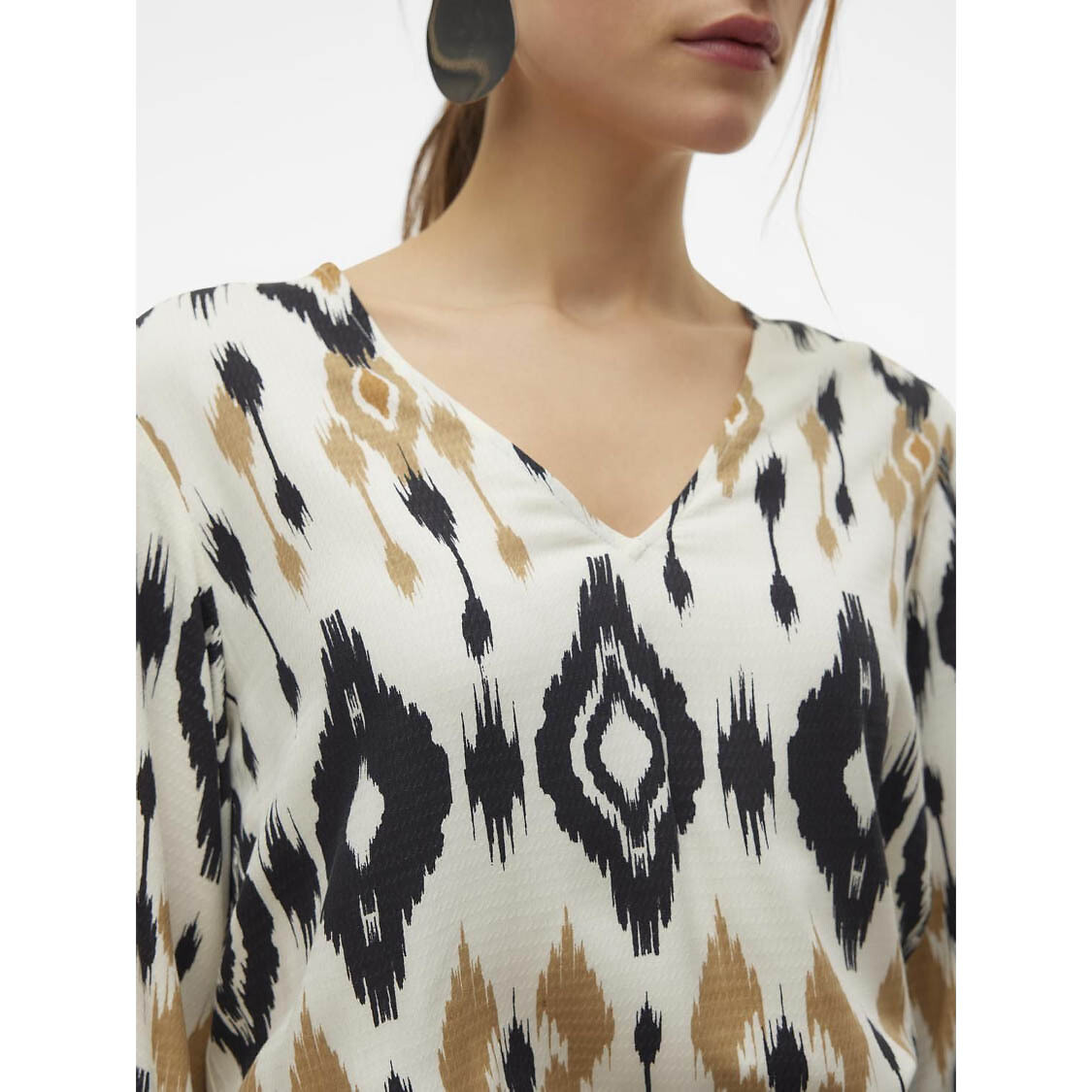 VERO MODA<br>Blusa estampada com decote em V