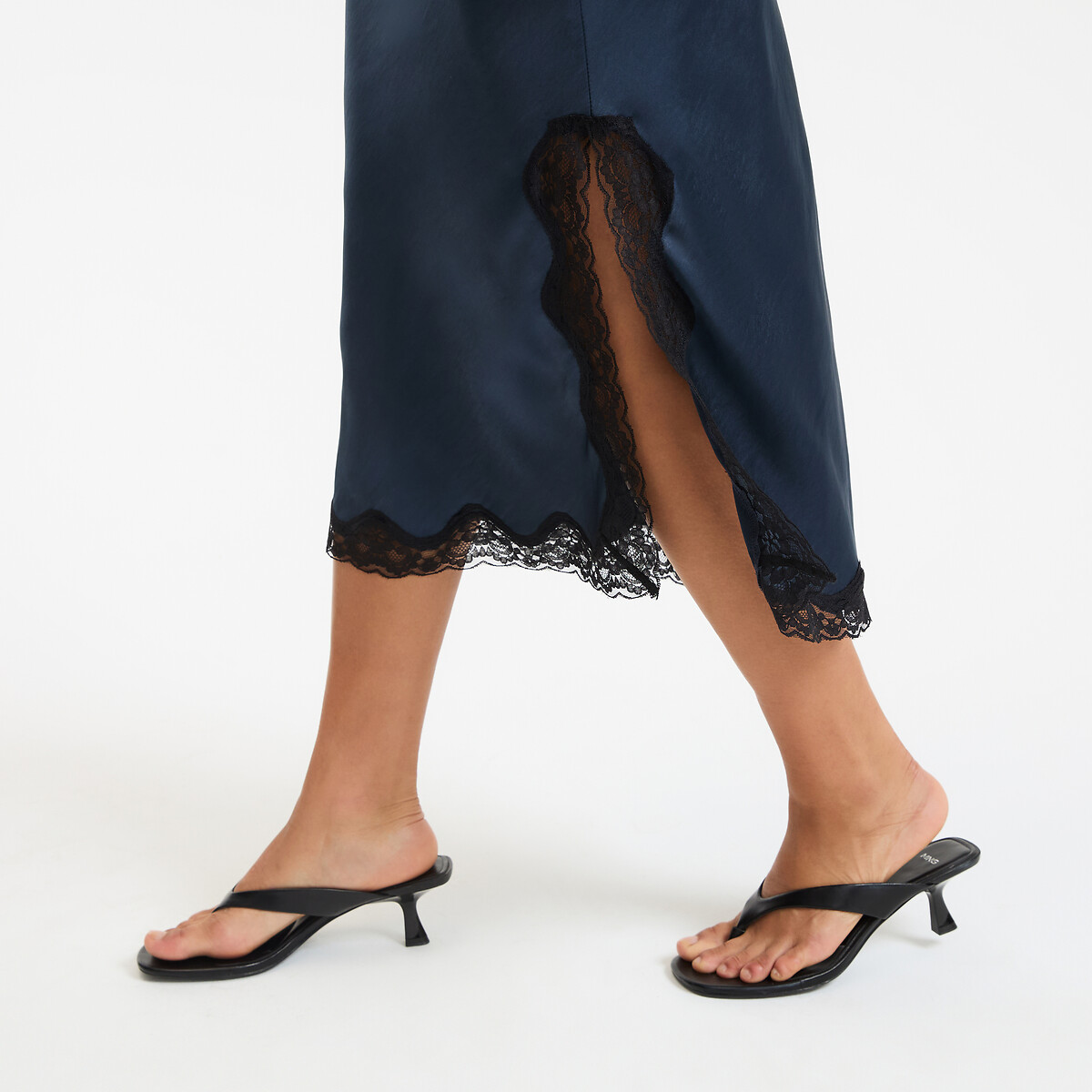 COLEÇÃO LA REDOUTE<br>Saia reta de cetim com detalhe em renda
