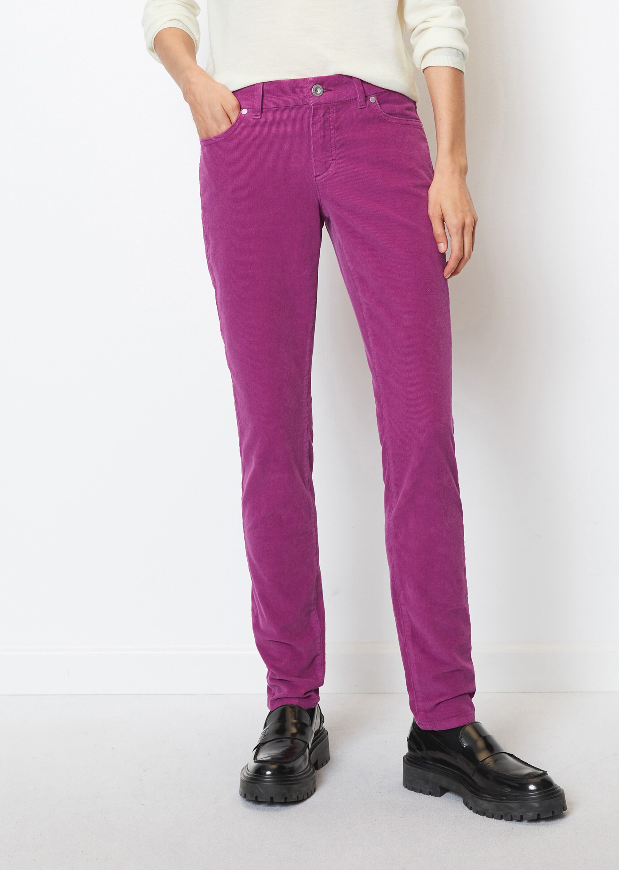 Cordhose Modell ALBY slim aus Organic Cotton-Stretch