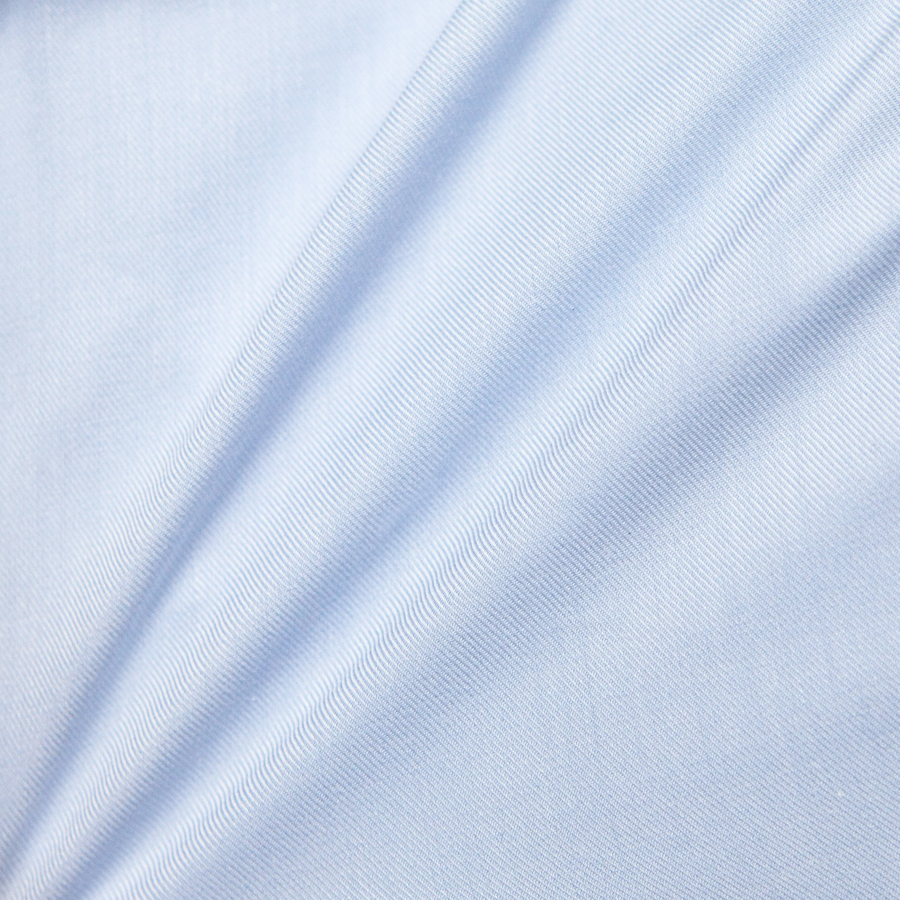 Fitted shirt in natural stretch blue twill