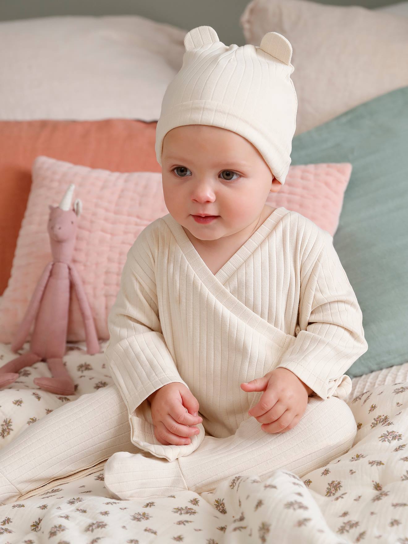 Conjunto de macacão e gorro canelados para bebê, bege claro liso