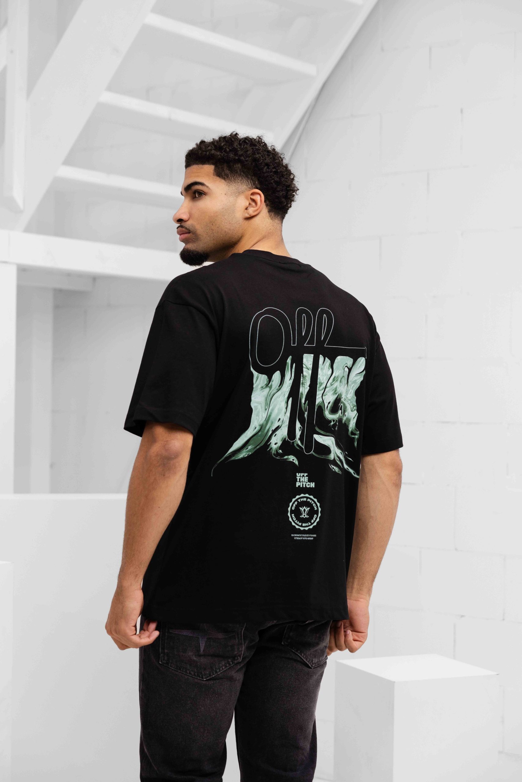 Off The Pitch Ignite Loose Fit T-Shirt Heren Zwart