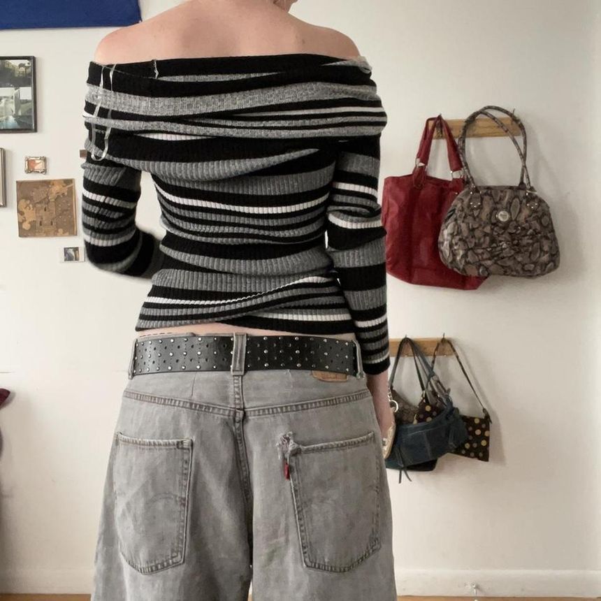 Rosesand - Lange mouwen off-shoulder kleurblok gestreepte slim-fit gebreide top