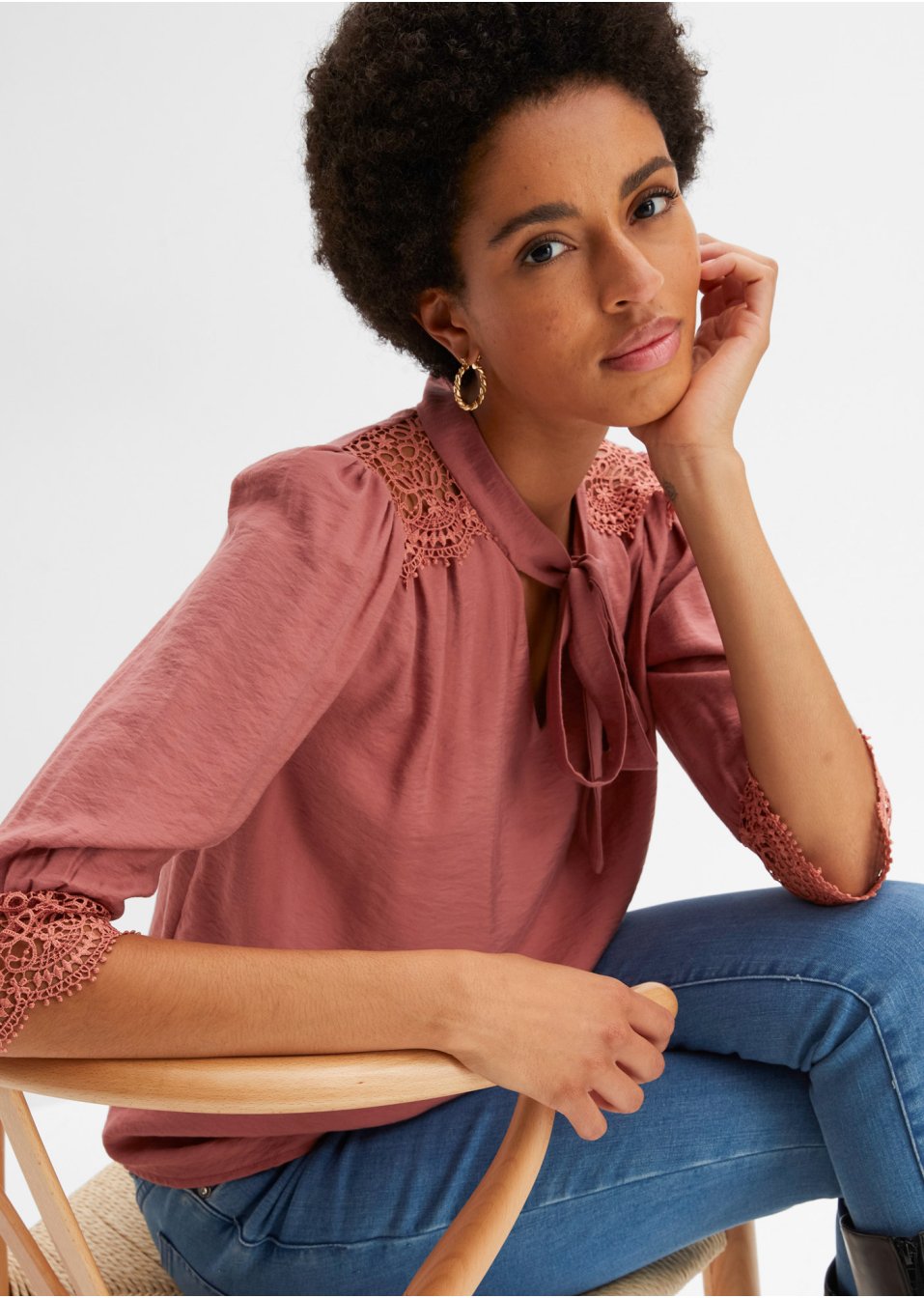 Tunique-blouse avec dentelle