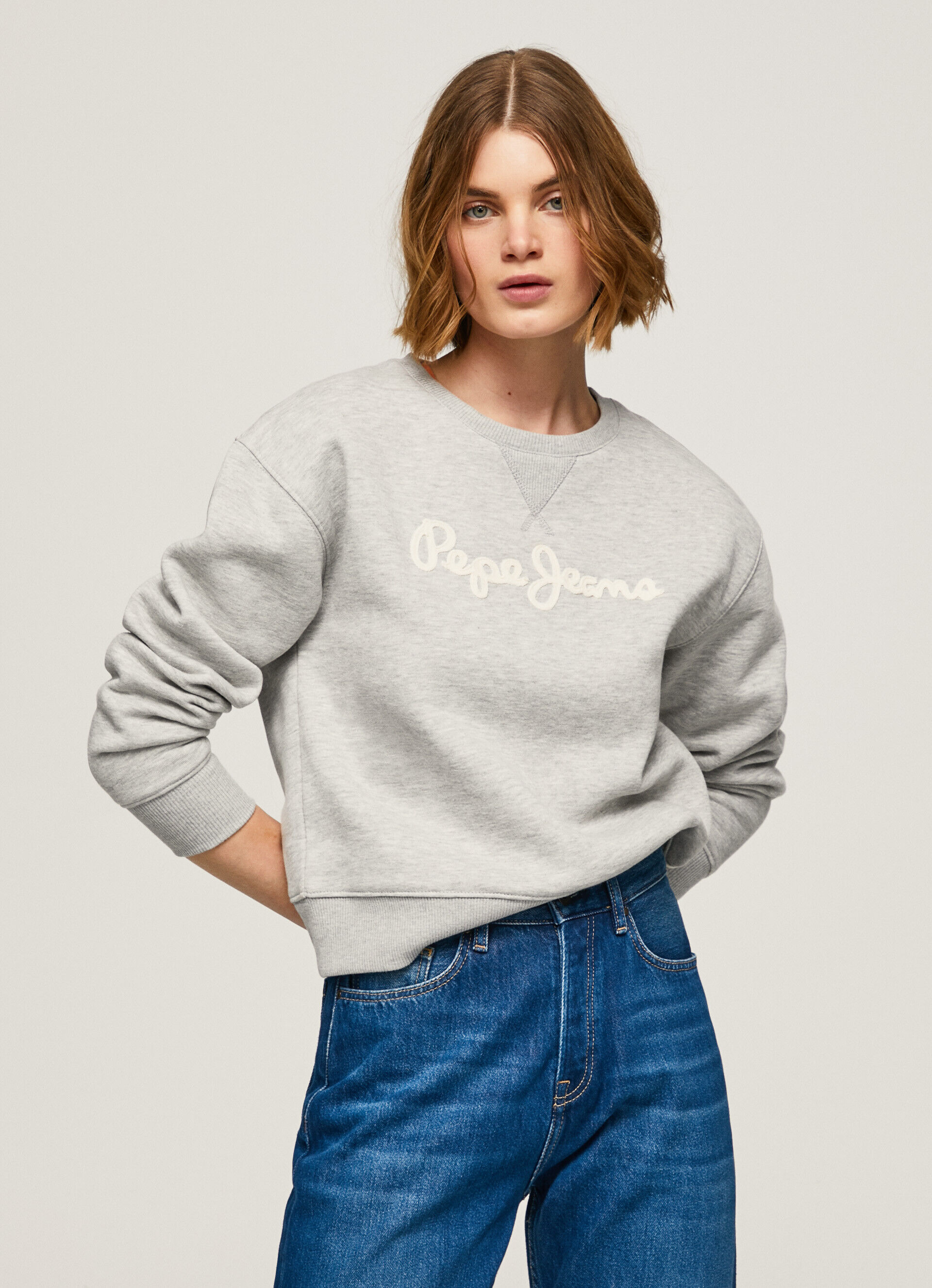 MOLETOM COM LOGOTIPO ESTAMPADO - cinza mesclado
