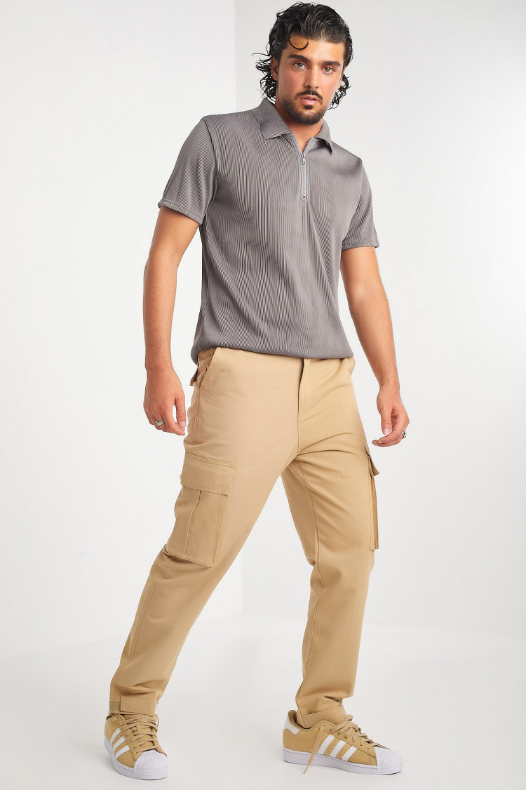 Pantalon beige foncé en toile à poches cargos