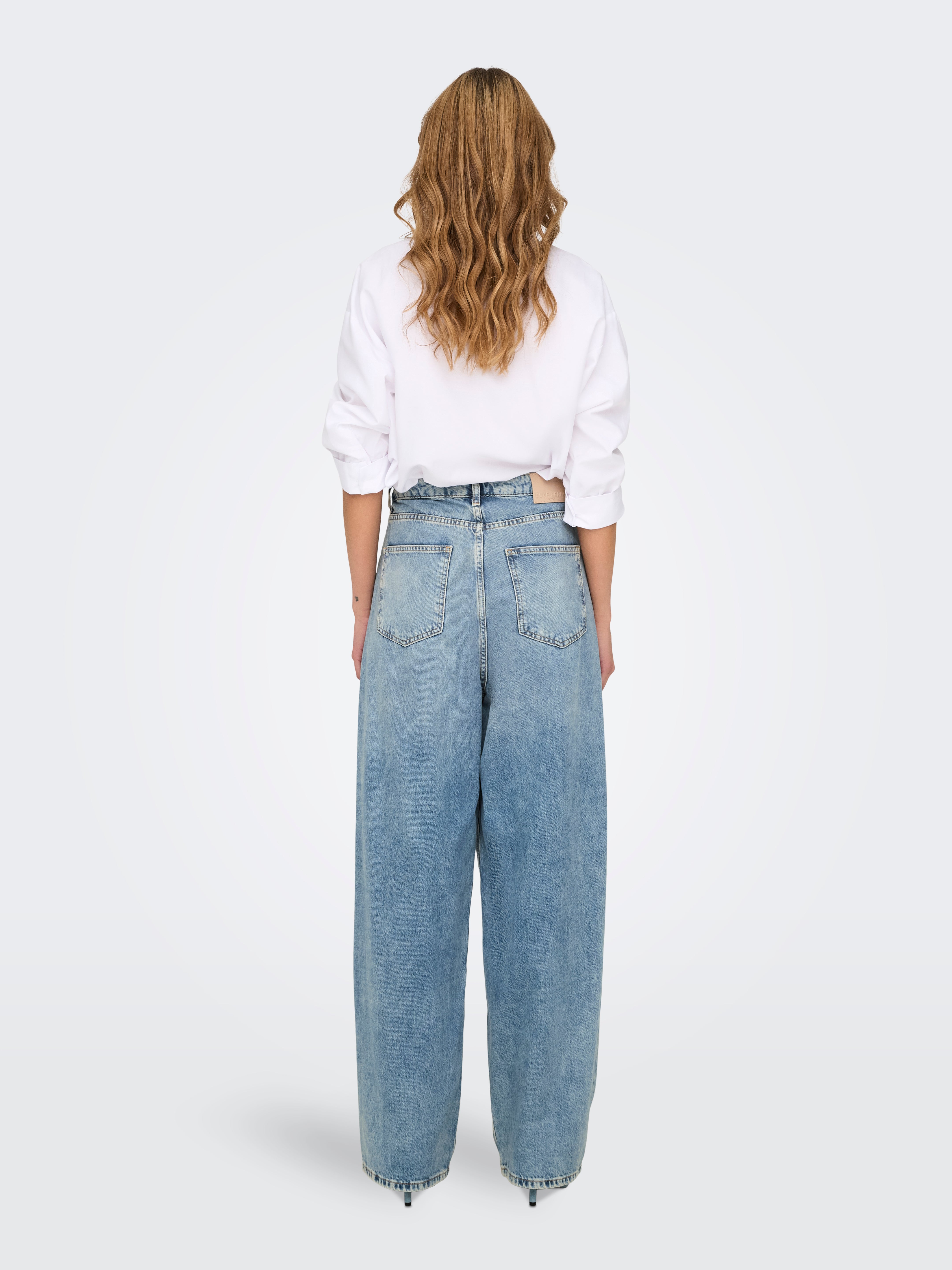ONLECHO Mittlere Taille Weiter Beinschnitt Jeans Medium Blue Denim