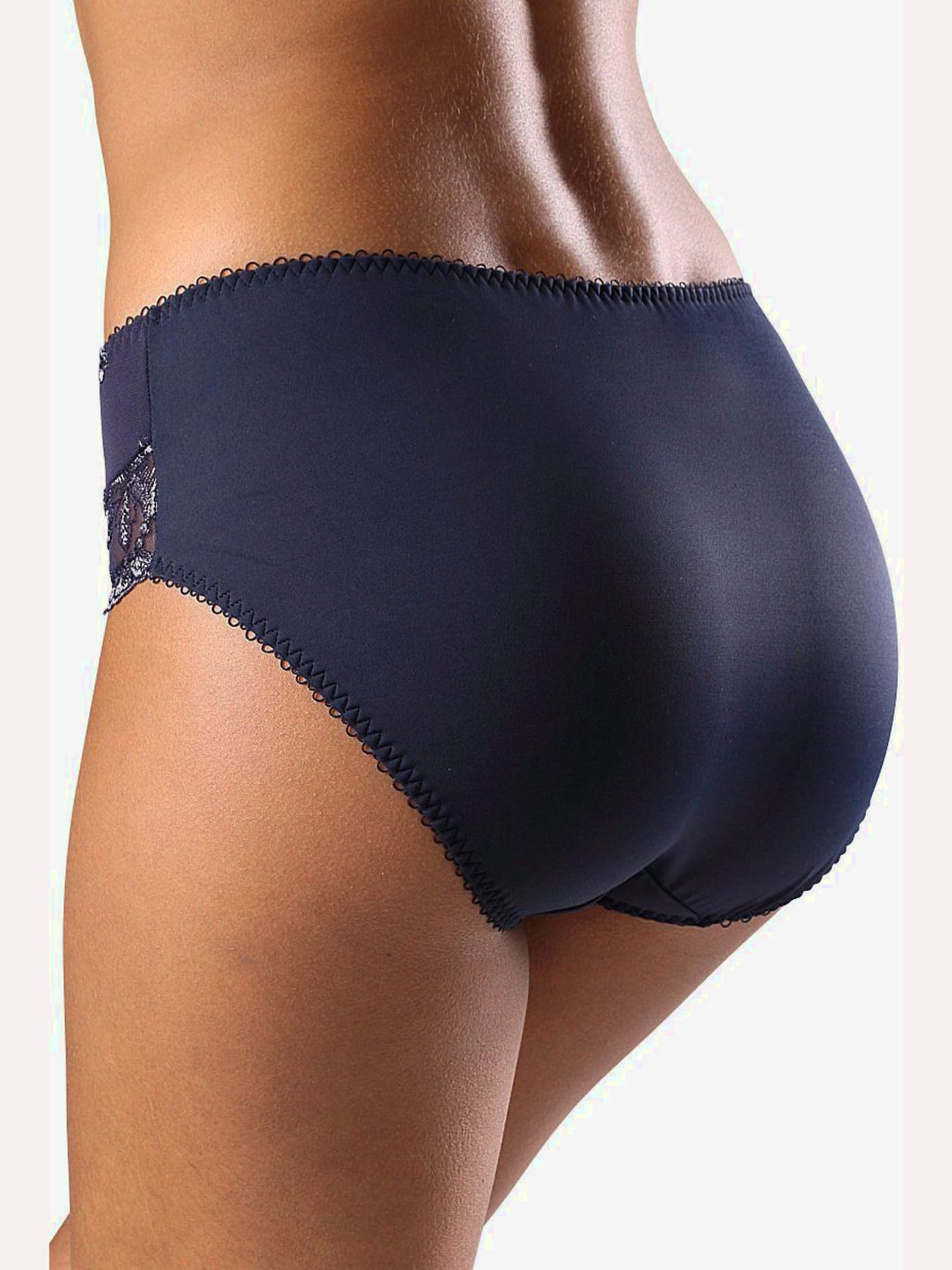 Slip avec dentelle brodée