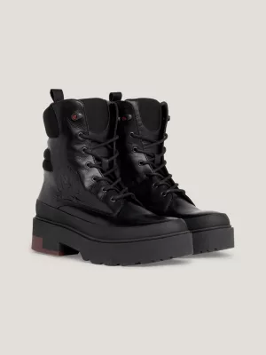 Botas de cano curto com travas e cadarço em couro Crest