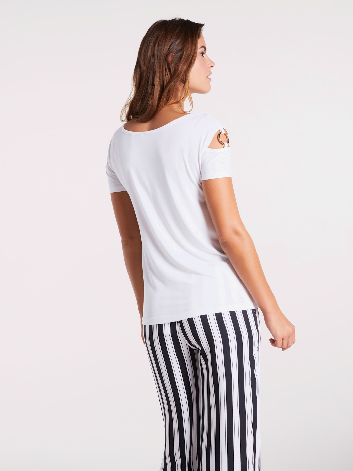 Shirt éléments décoratifs à l'encolure et aux manches