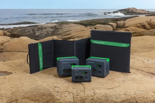 Schneider OffGrid 500 - Transportabel strømstation - LCD, lithium-ion, 2 CEE 7/3 schuko stik, sinusbølge, 3 USB-A, 2 USB-C, trådløs oplader - AC 195 - 265 / DC 12 -30 V - 500 Watt - Litiumion - 517 Wh - output-stikforbindelser: 2 - sort, grøn