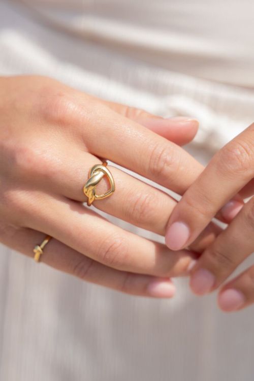 Ring met getwist hartje