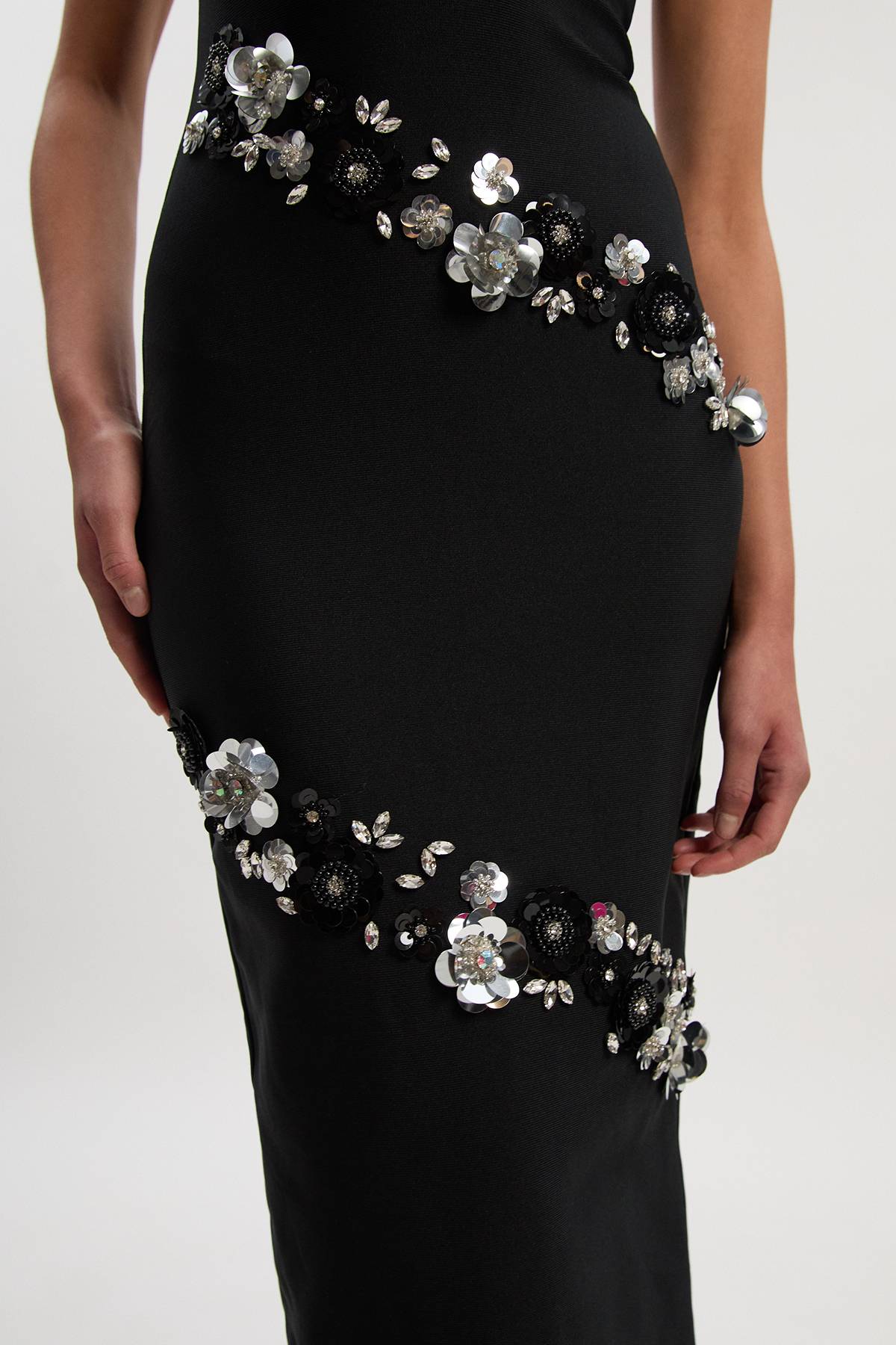 KarenMillen Robe Longue Bandeau Ornée Petite Taille Près du Corps
