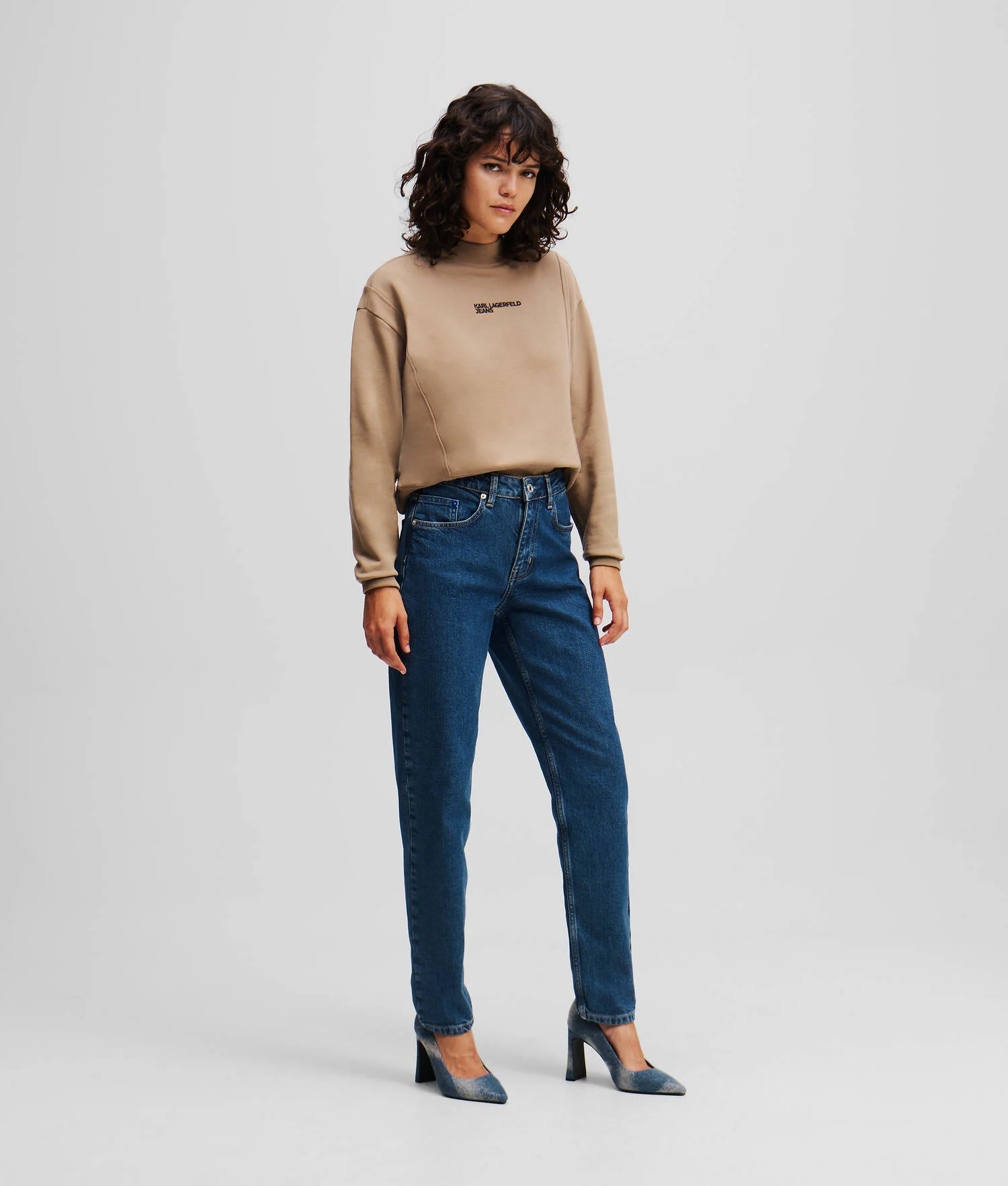 JEAN MOM
