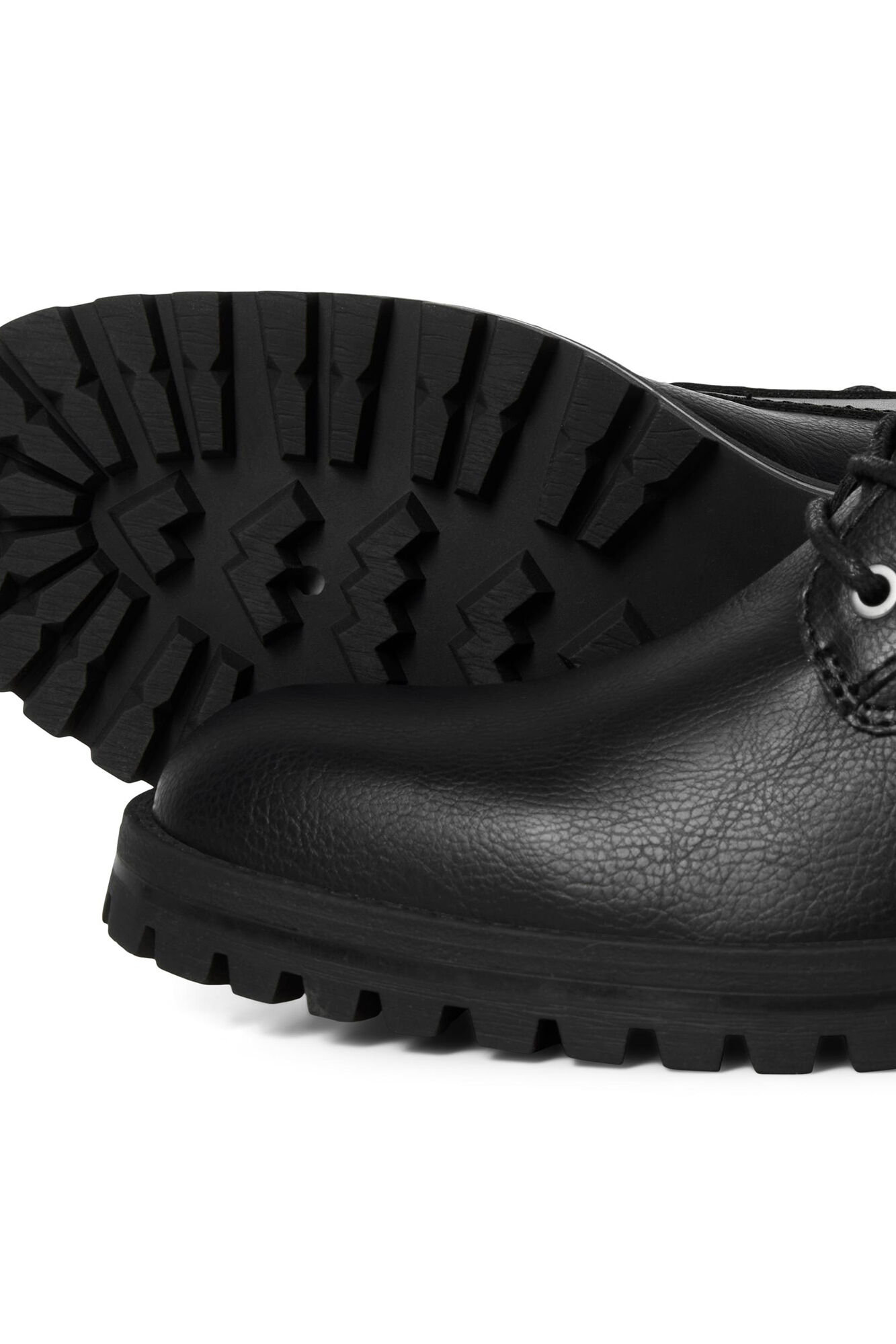 Bota de couro sintético com cadarços