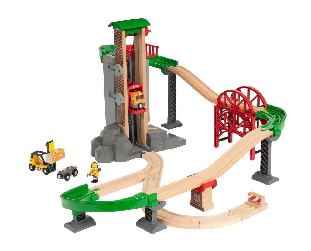 BRIO Spiel Großes Lagerhaus-Set mit Aufzug
