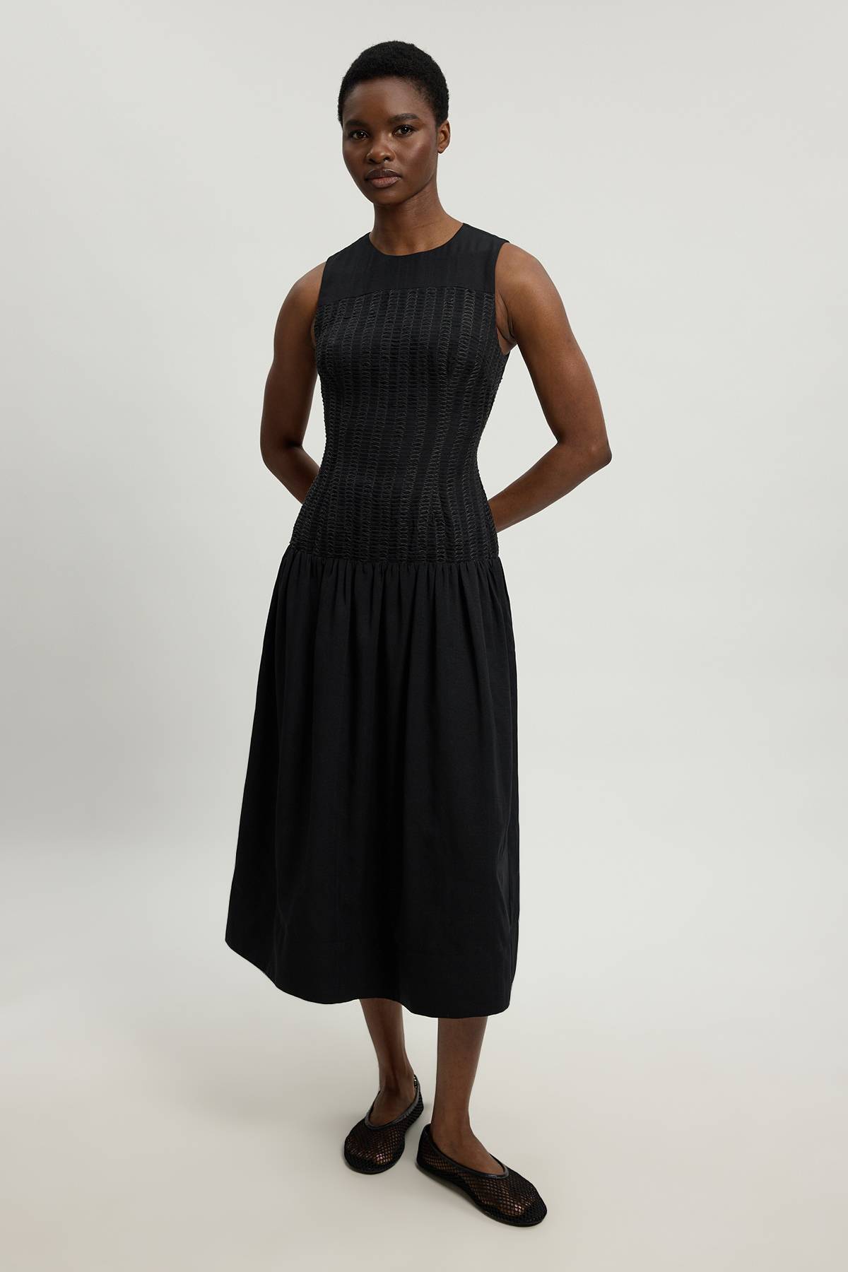 KarenMillen Robe Midi Tissée Petite À Taille Basse, Manches Longues Et Texture
