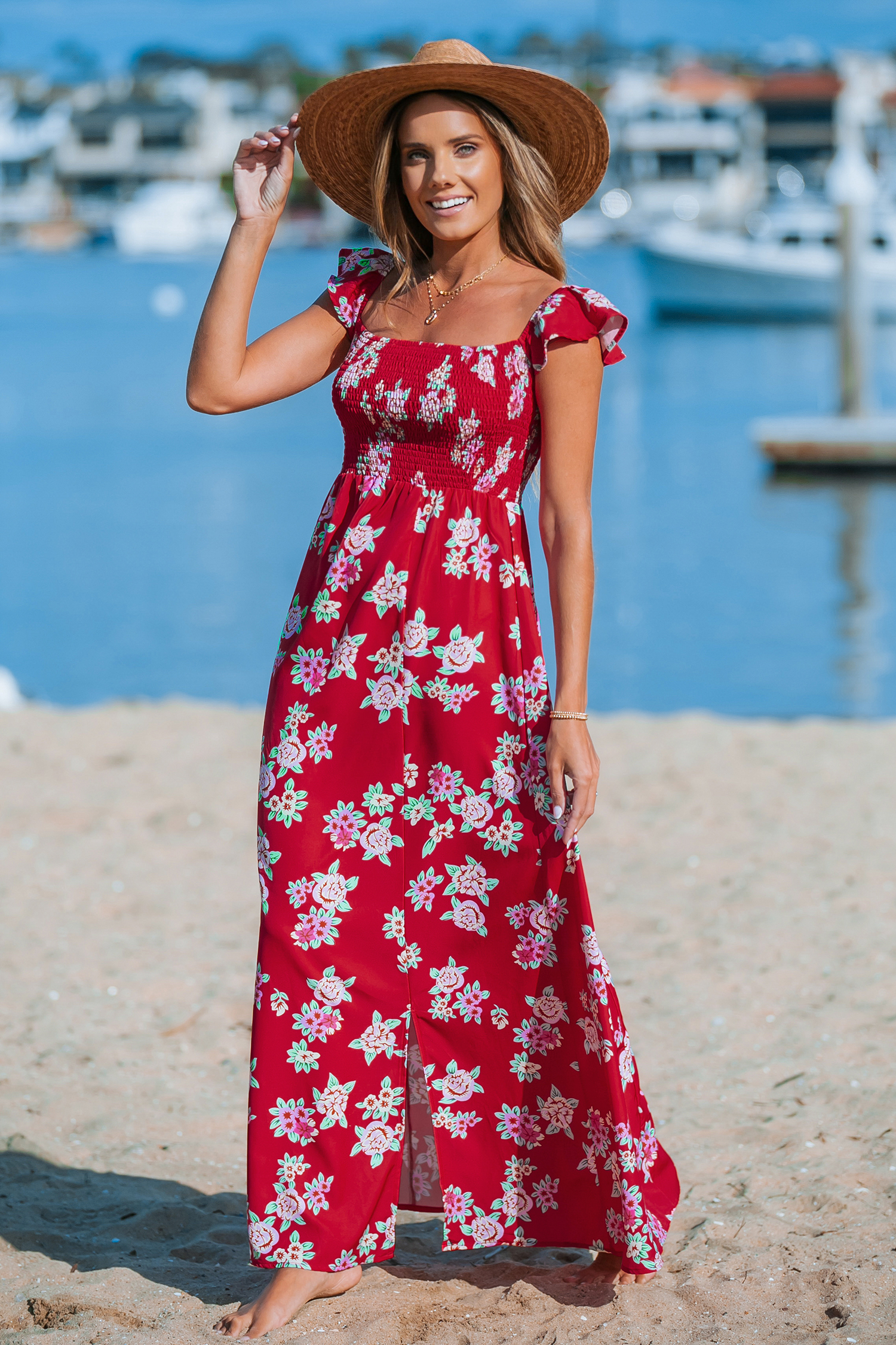Robe maxi avec épaule dénudée et manches à volants à fleur rouge
