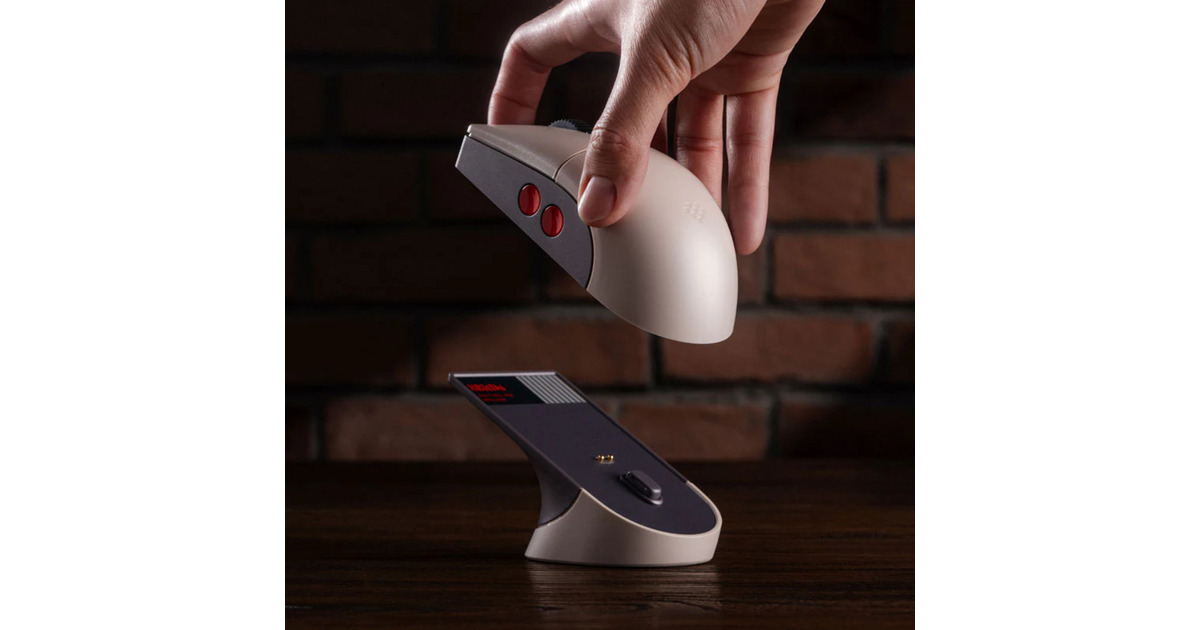 8BitDoRetro R8 Mouse - N Edition  (Grijs/rood, 50 - 26000 DPI, Bluetooth / USB-C / 2.4 GHz)