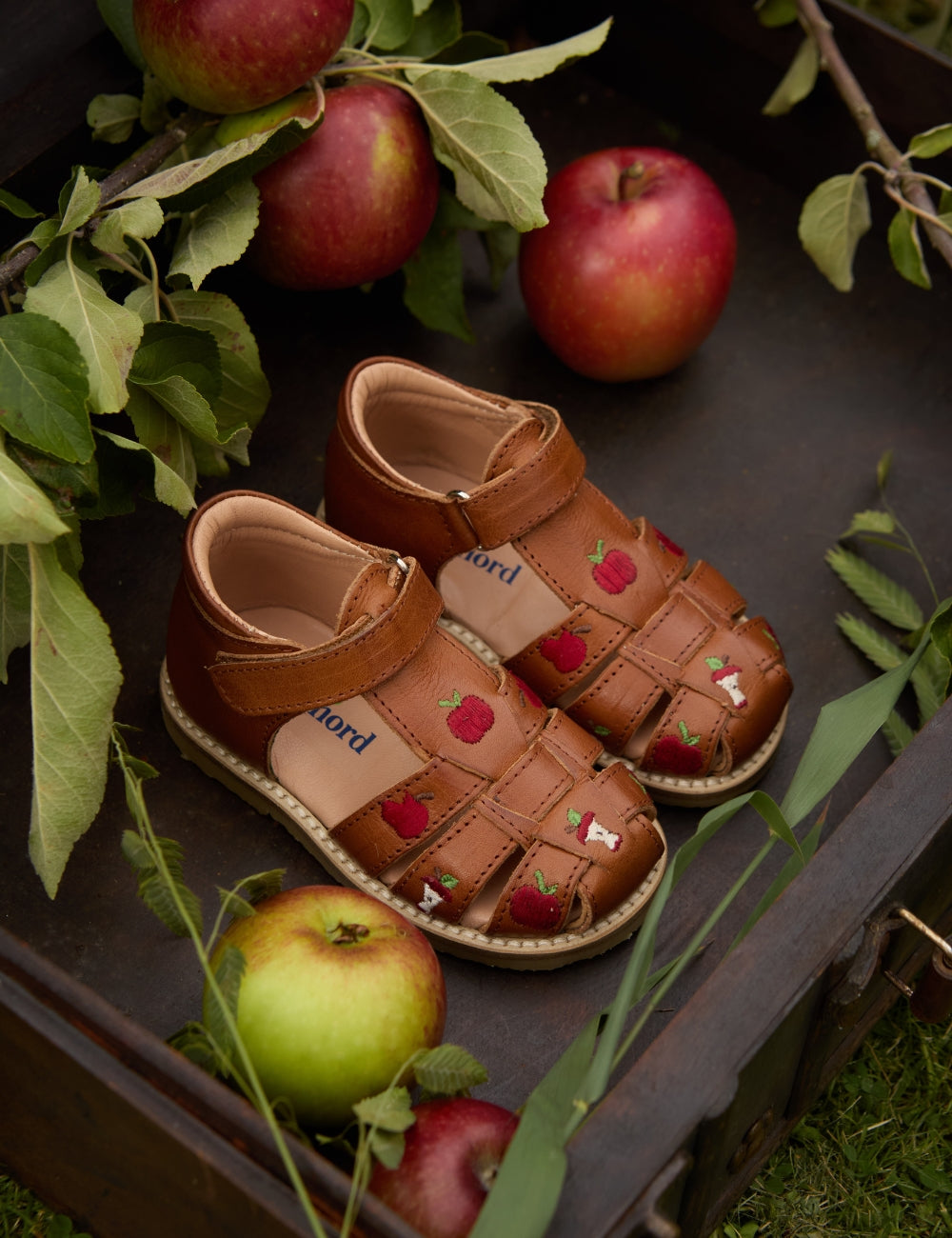 Apple Classic Sandal - Cognac