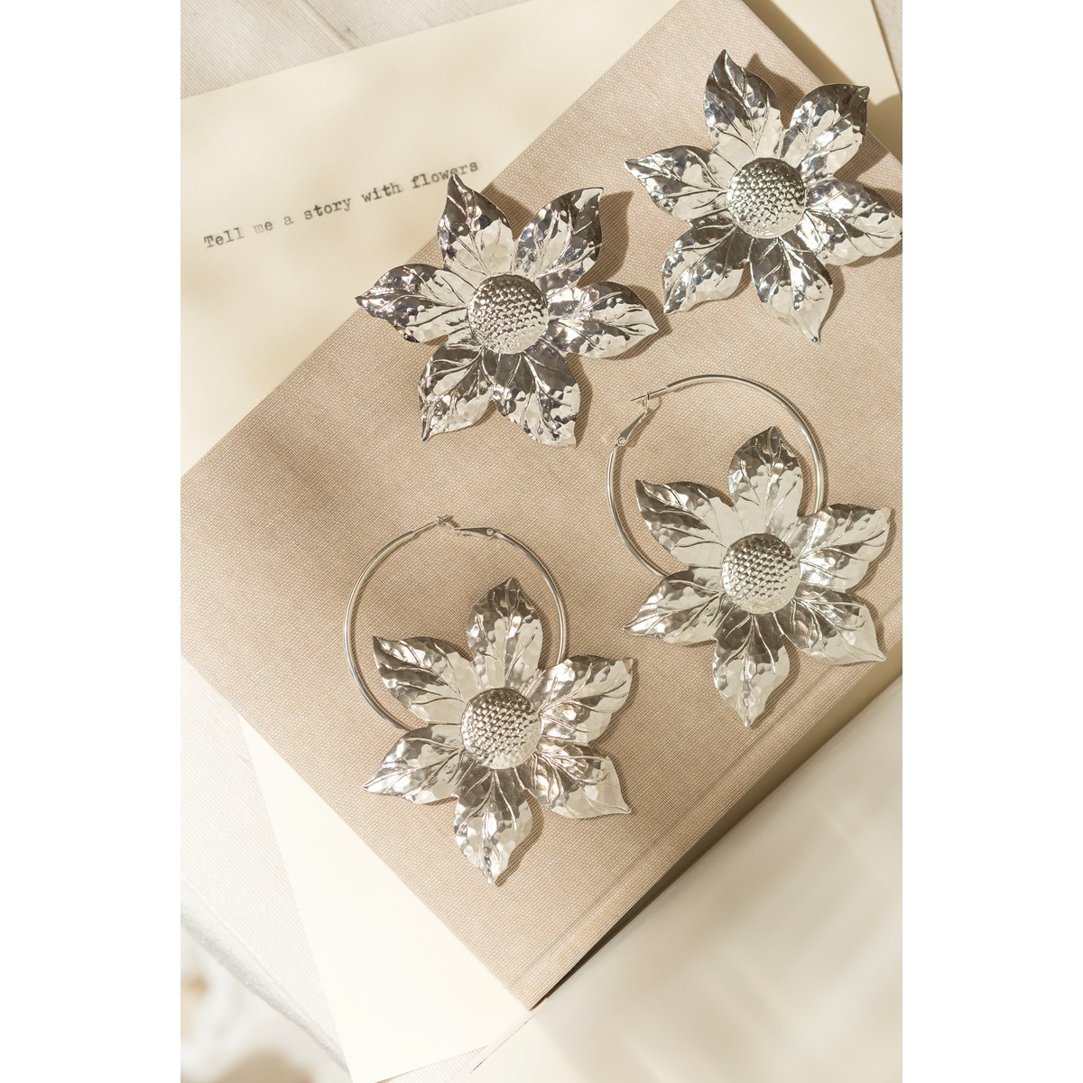 boucles d'oreilles créoles fleurs plaqué argent - HESPÉRIS