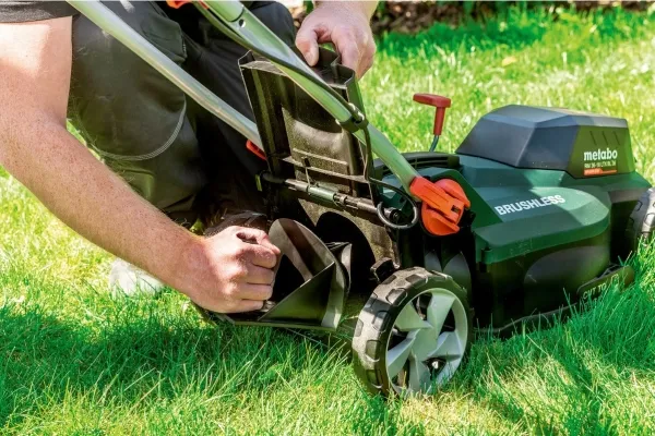 Metabo RM 36-18 LTX BL 36 - Græsslåmaskine - ledningfri - 18 V - 4000 opm - 36 cm - 12.6 kg - SOLO