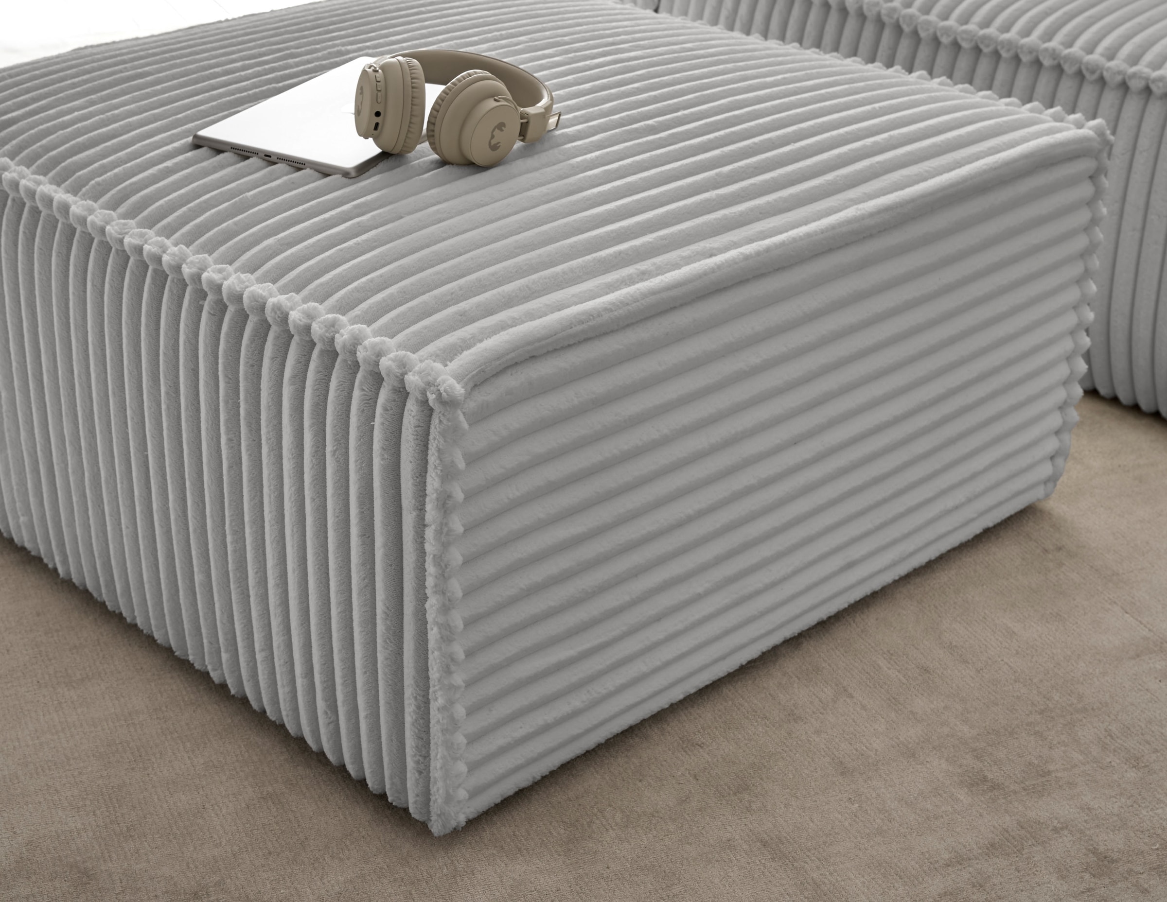GOODproduct Hocker »FINNLEY, Polsterhocker in Bouclé, Struktur fein u. Mega Cord verfügbar« passend zum Loveseat der Serie Finnley