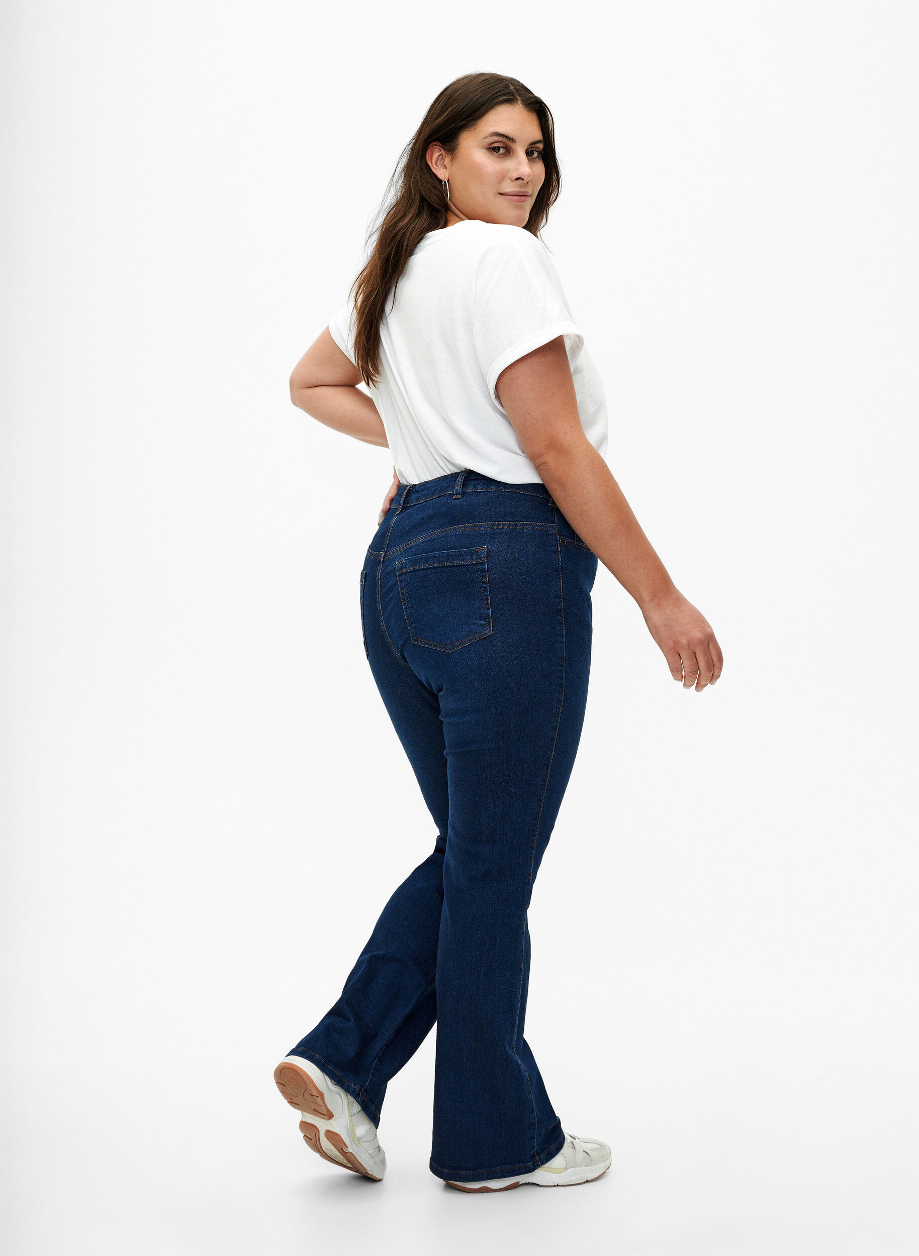 Ellen bootcut jeans med høj talje