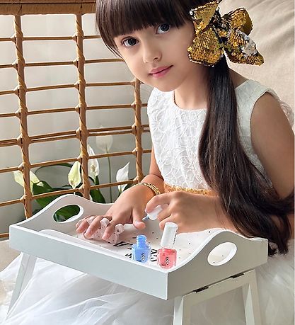 Miss Nella Manicures?t