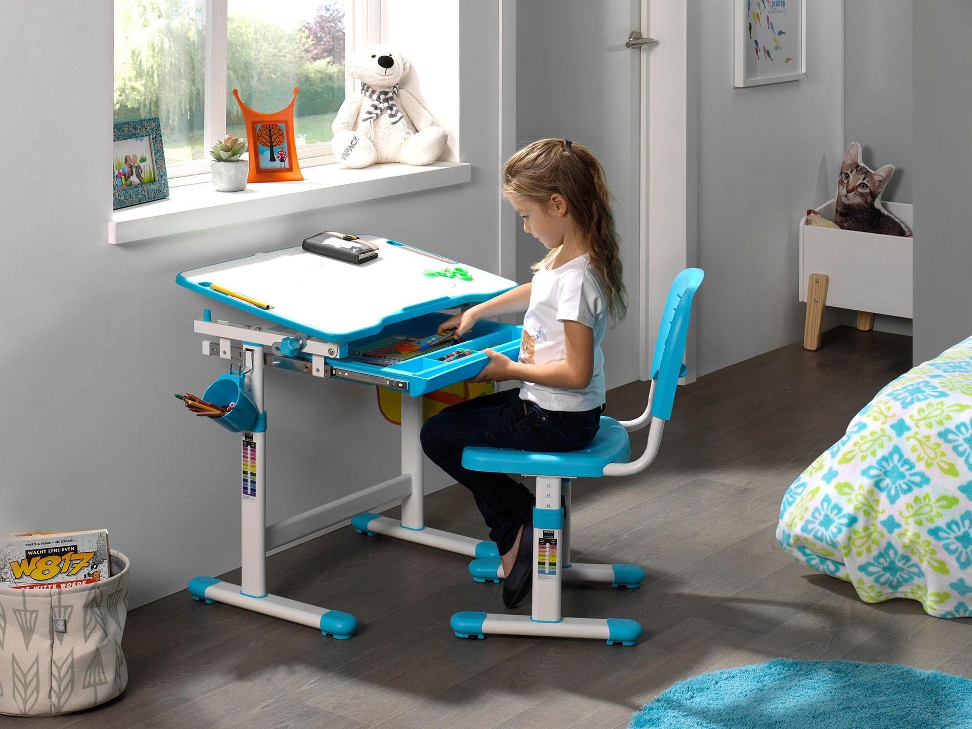 Vipack Kinderschreibtisch »Comfortline, mit Höhenverstellung inkl. Taschen- u. Becherhalter« Set, B/H/T ca. 70x54-76x47,4cm, verschiedene Farben, mit Griffelschublade,  inkl. Stuhl und verstellbarer Schreibplatte, praktische Funktionen