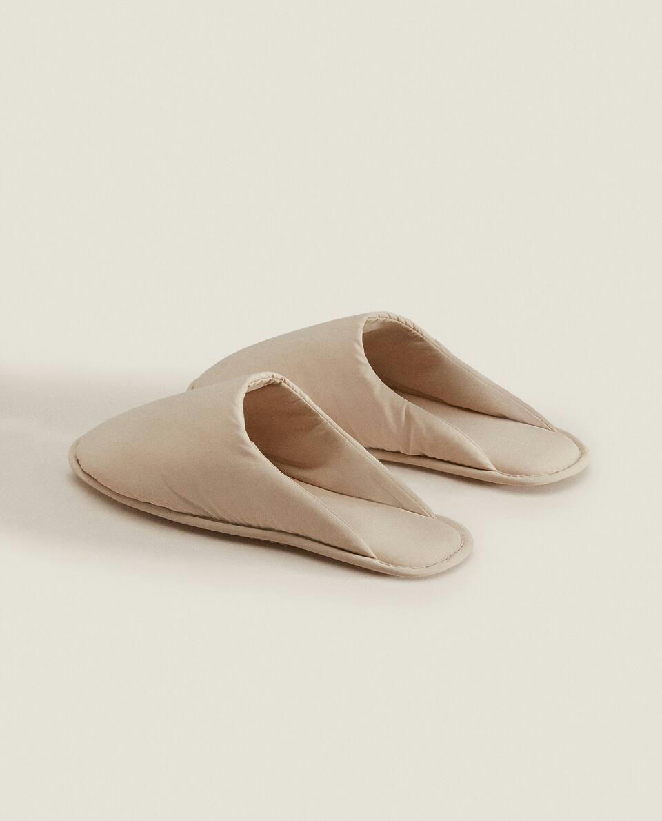 Chinelo mule em material técnico