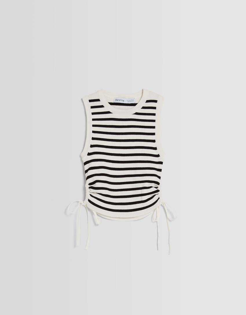 Blusa de malha sem mangas com franzidos e amarrações.
