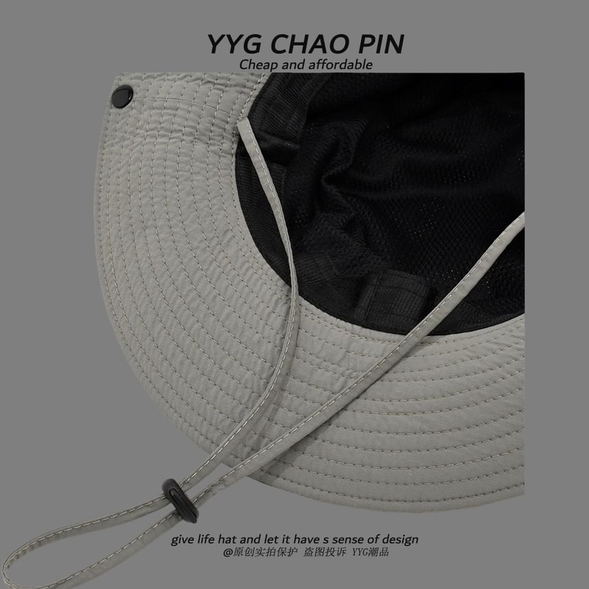 Alpha Kiss - Letterapplicatie Boonie Hat