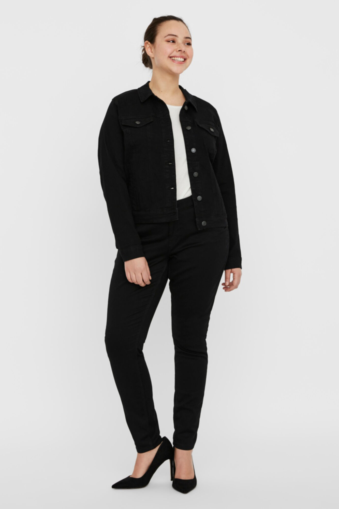 Jaqueta jeans plus size - Preta