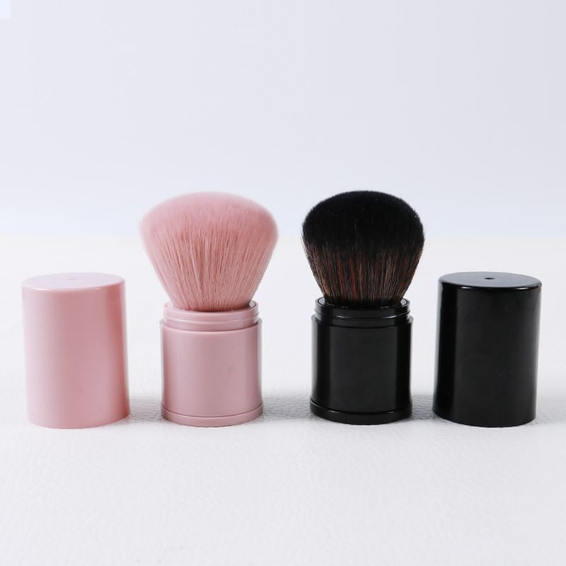 Karnemelk - Mini intrekbare Kabuki make-upkwast