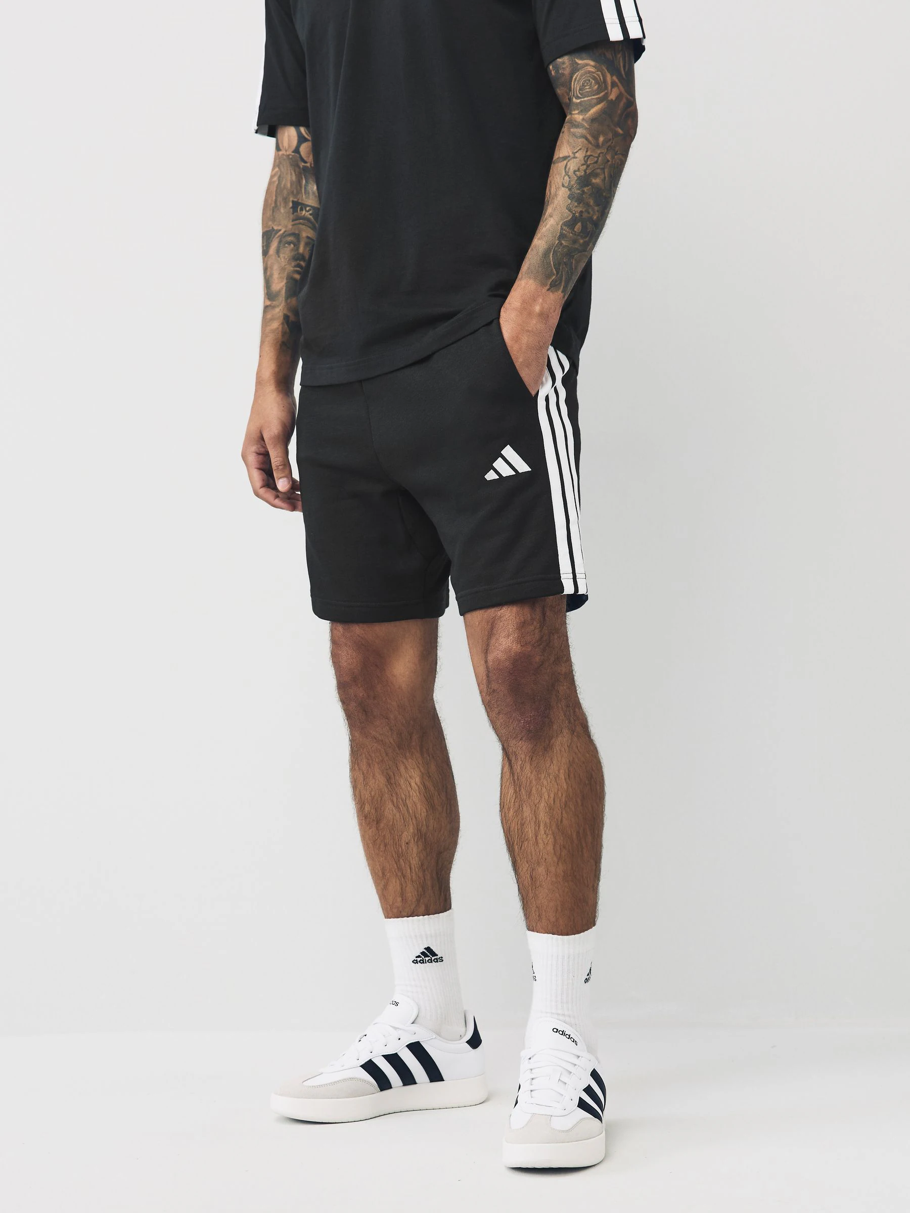 Zwart wit - adidas Essential 3-Stripes French Terry Shorts
