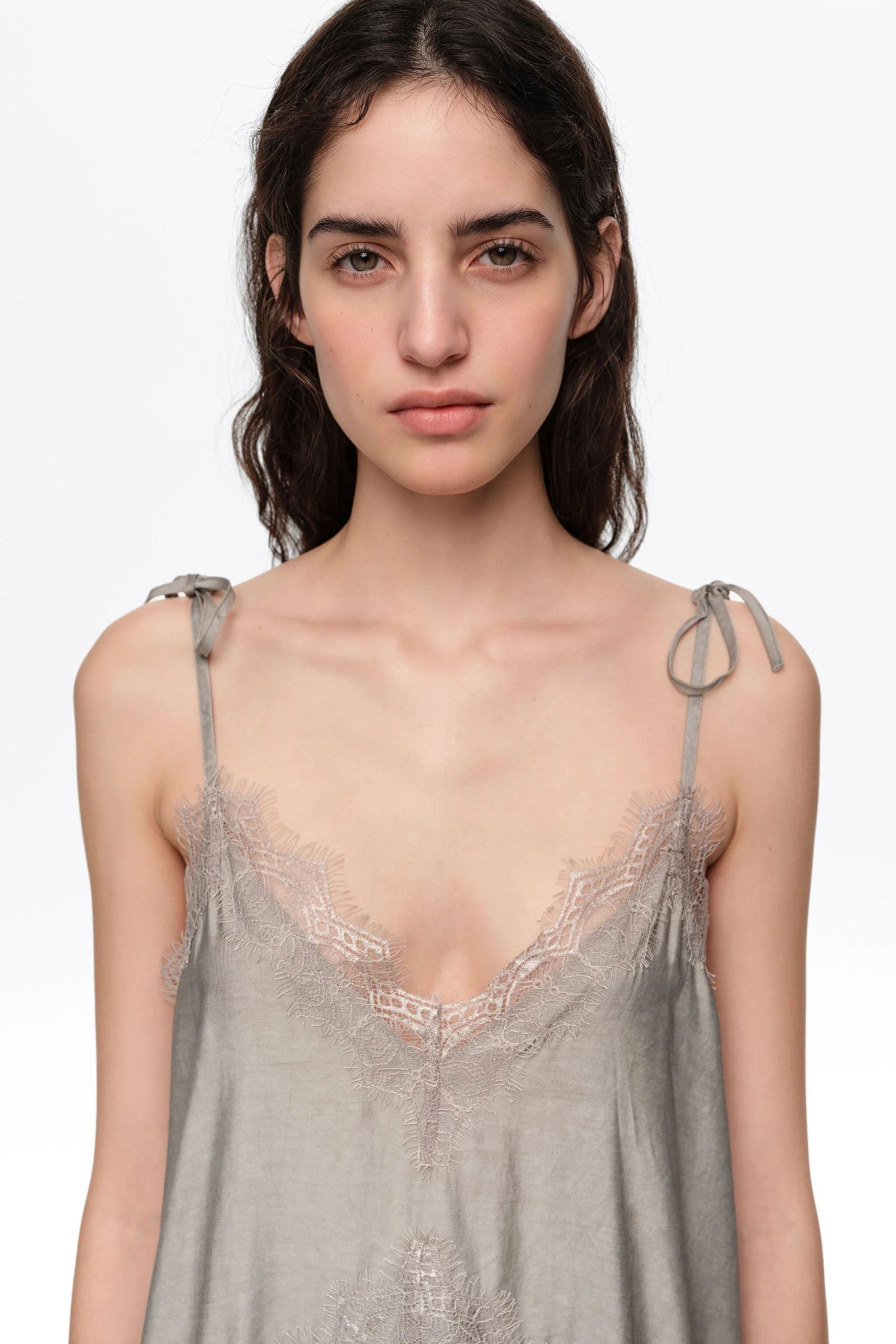 Vestido camisola prateado fluido