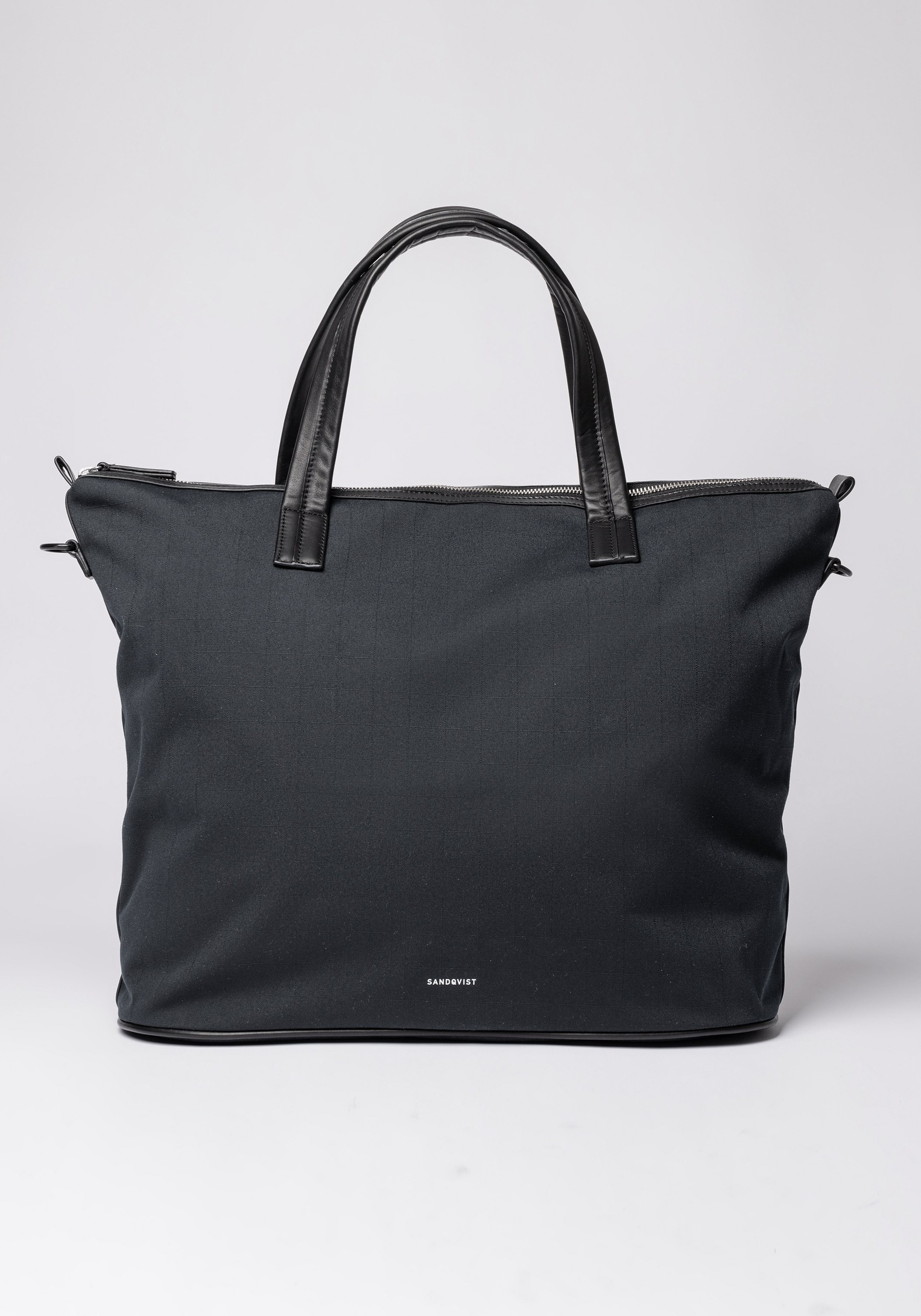 Sandqvist Tragtasche Everyday Weekender Bag M Black