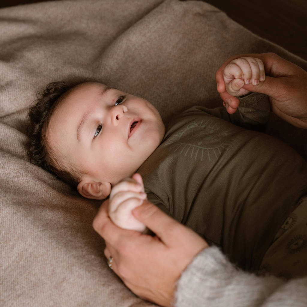 Dirkje baby longsleeve met printopdruk groenbruin
