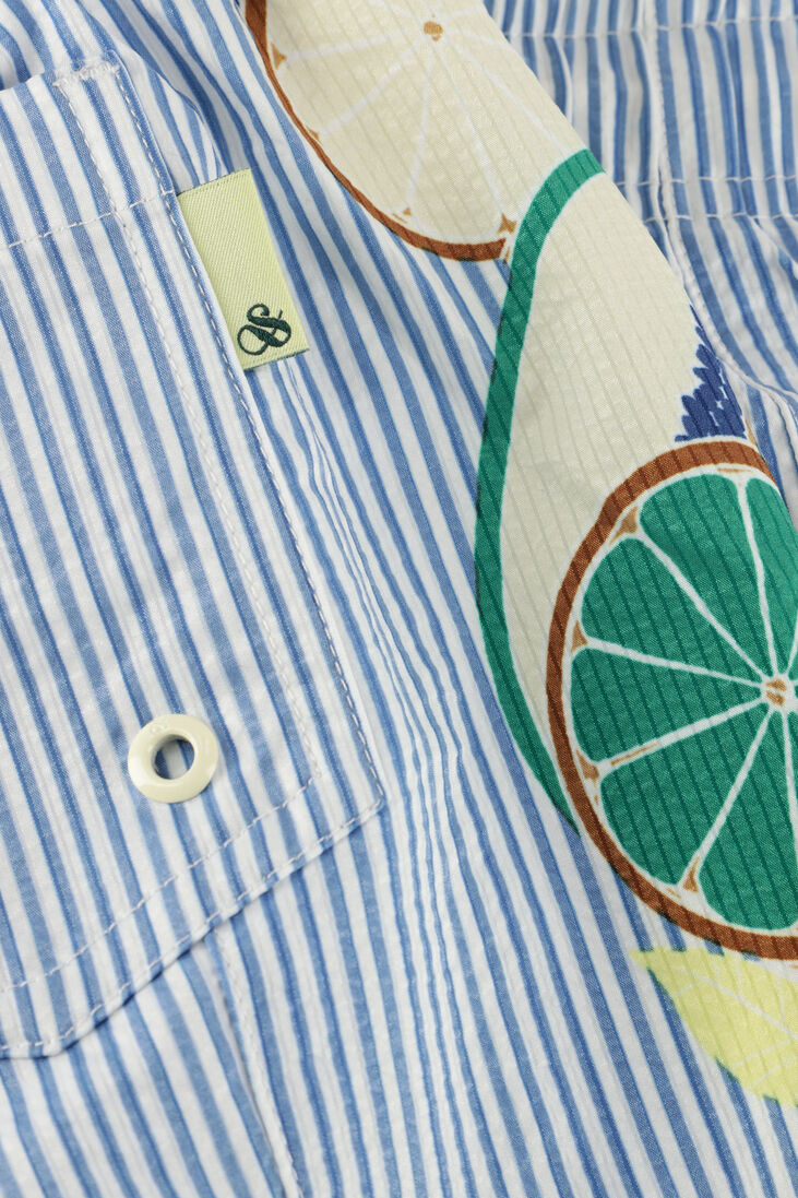 SCOTCH & SODA blauw/wit gestreepte scotch & soda  mid lenght placed print seersucker swim shorts